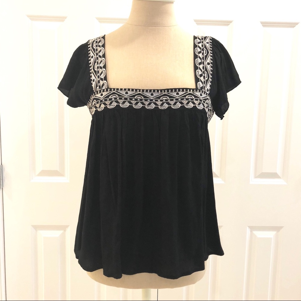 Forever 21 embroidered swingy top with back tie
